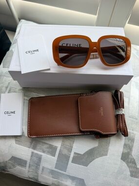 CELINE CL40299U Sunglasses in 55K Shiny Havana/Gradient Brown + Leather Case